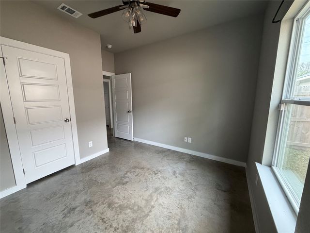 202 E Henderson Street, Itasca, TX 76055