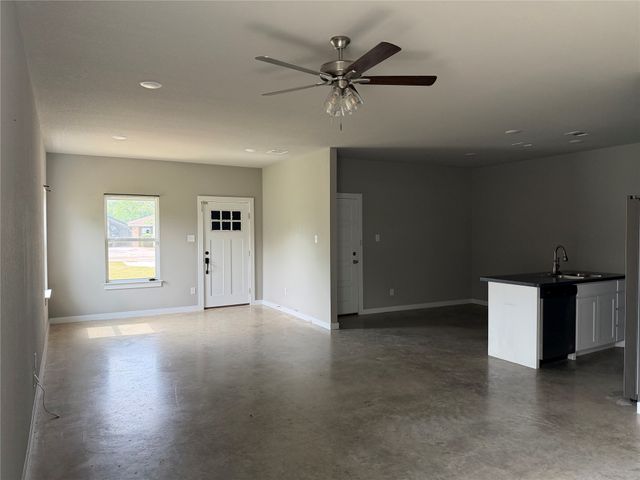 202 E Henderson Street, Itasca, TX 76055