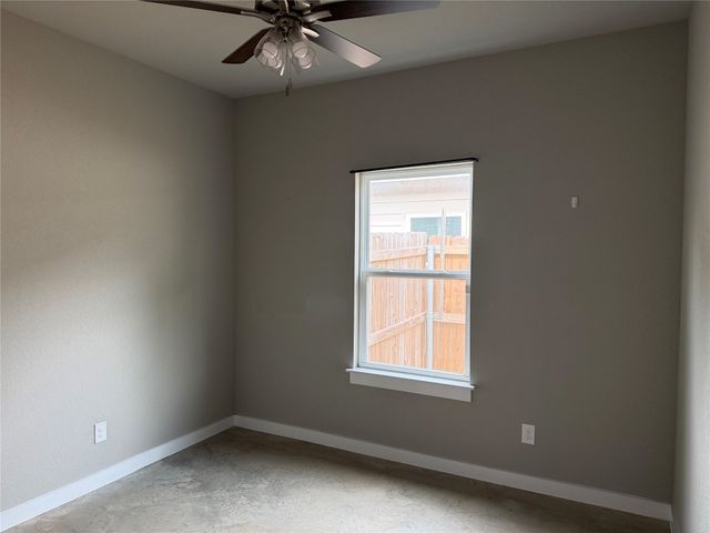 202 E Henderson Street, Itasca, TX 76055