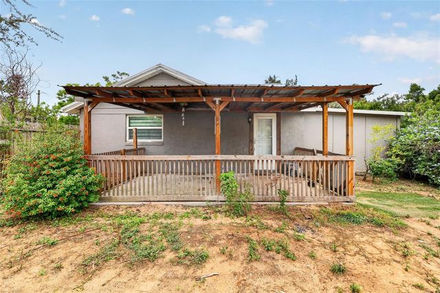 1111 DORA AVENUE, Tavares, FL 32778