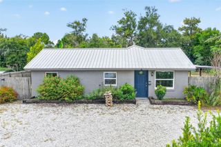 1111 DORA AVENUE, Tavares, FL 32778