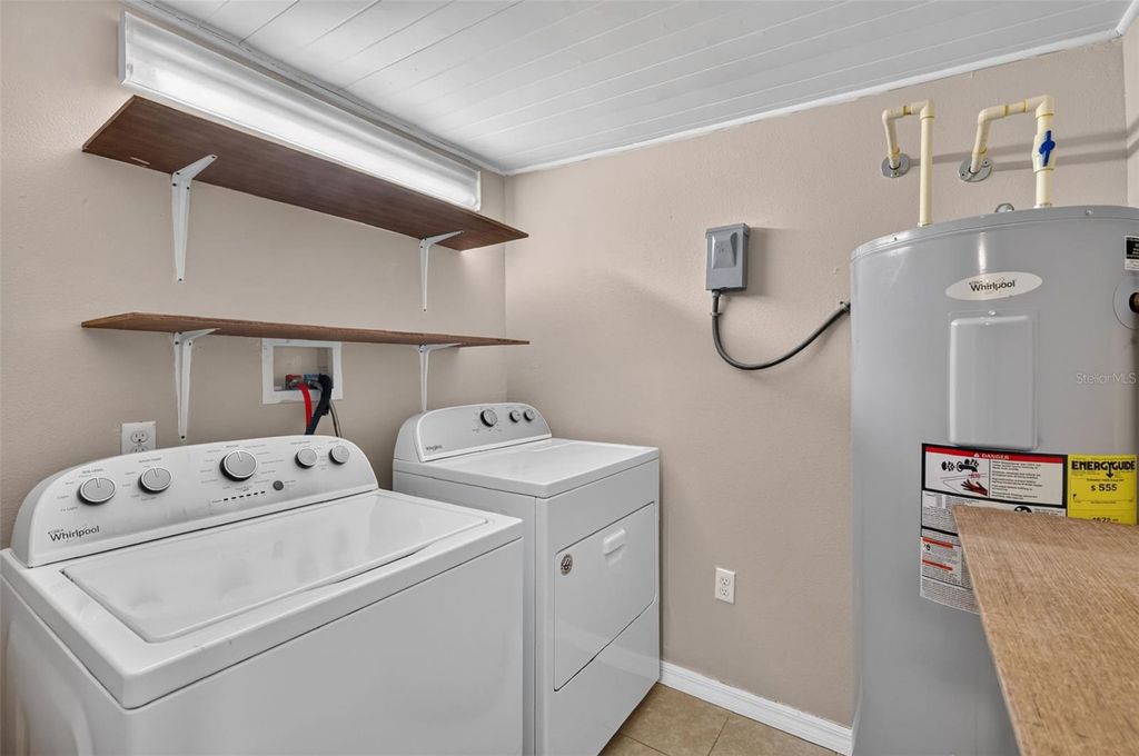 Image 23 of property listing at 1111 DORA AVENUE, Tavares, FL 32778