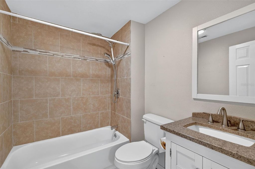 Image 24 of property listing at 1111 DORA AVENUE, Tavares, FL 32778