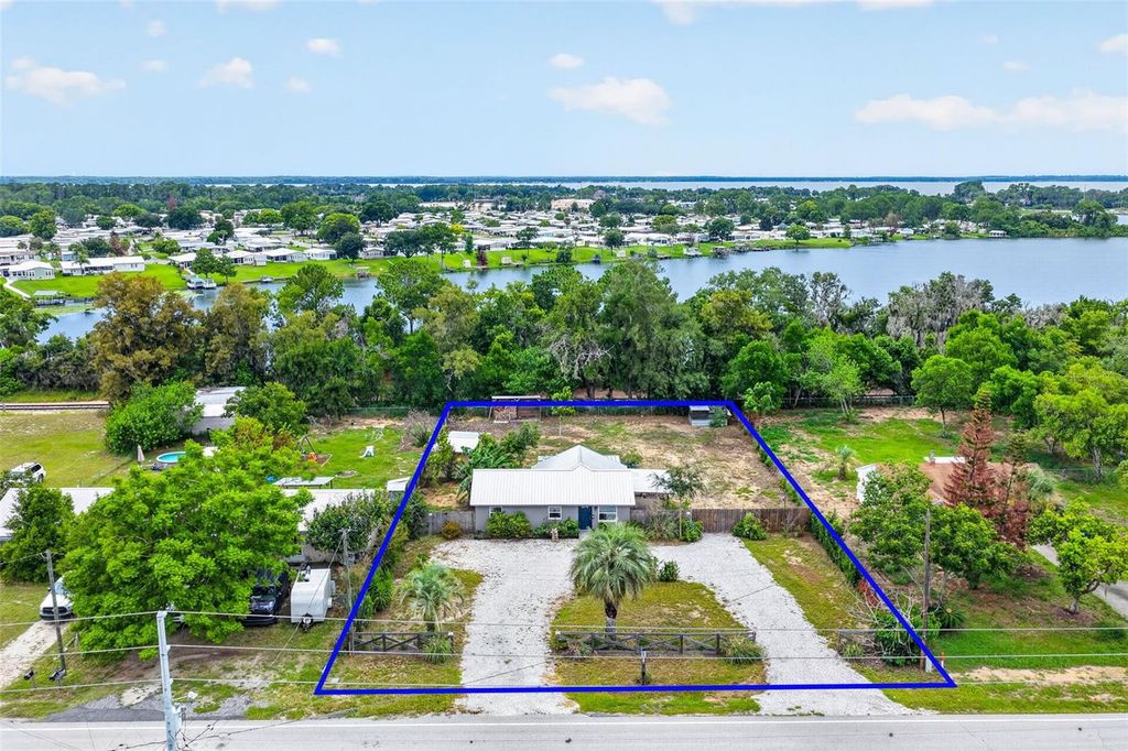 Image 31 of property listing at 1111 DORA AVENUE, Tavares, FL 32778