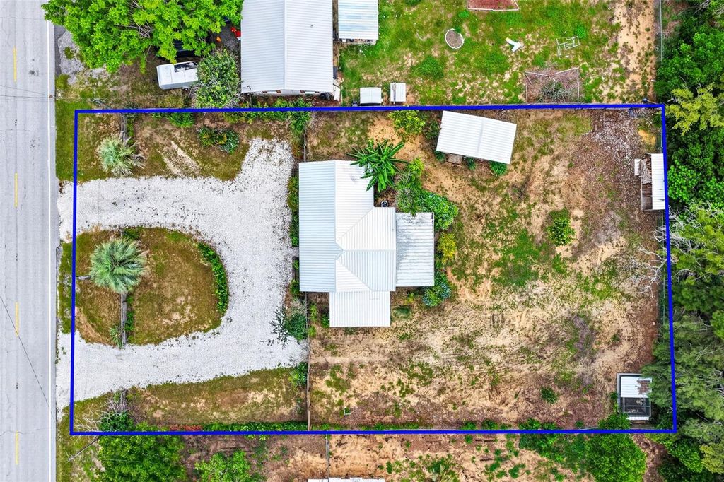 Image 32 of property listing at 1111 DORA AVENUE, Tavares, FL 32778