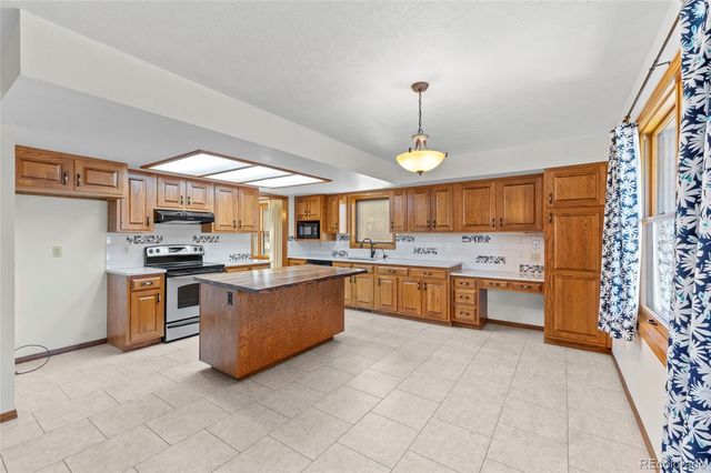 685 S 14th Avenue, Brighton, CO 80601