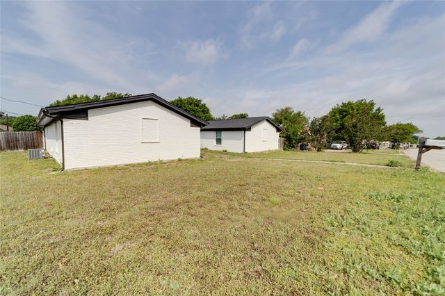 6824 Trail Lake Drive 6826, Fort Worth, TX 76133
