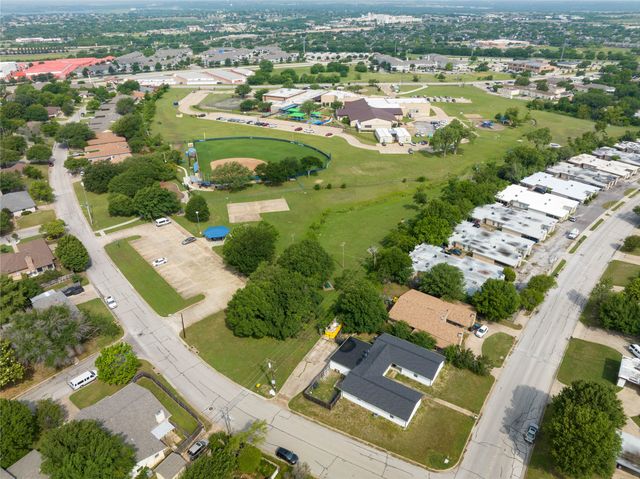 6824 Trail Lake Drive 6826, Fort Worth, TX 76133
