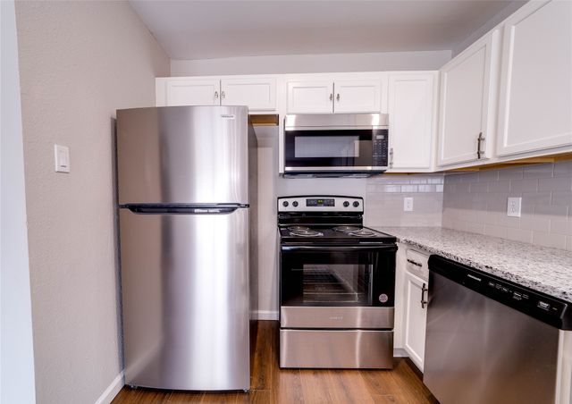 6824 Trail Lake Drive 6826, Fort Worth, TX 76133