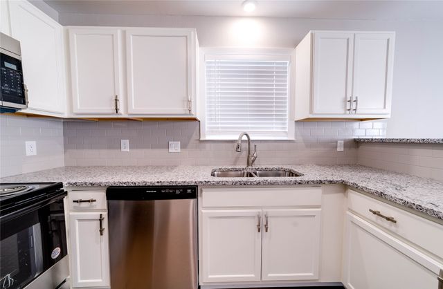 6824 Trail Lake Drive 6826, Fort Worth, TX 76133
