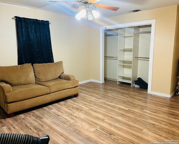 406 Hernandez, Poteet, TX 78065