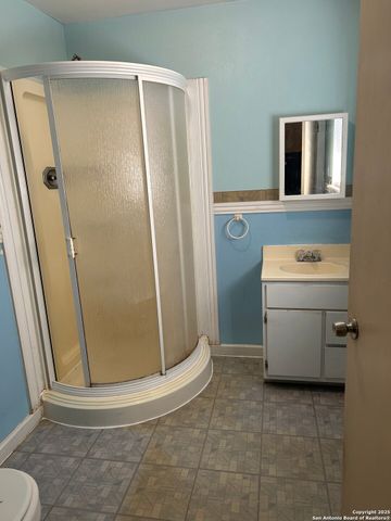 406 Hernandez, Poteet, TX 78065