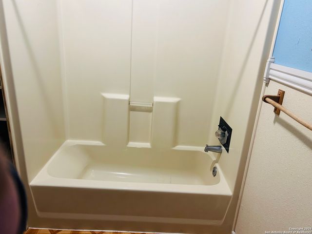 406 Hernandez, Poteet, TX 78065