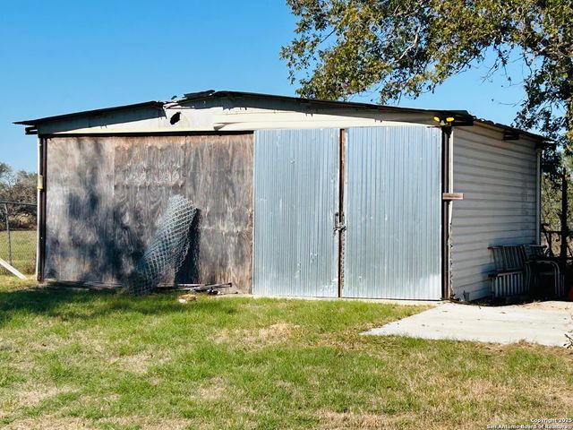 406 Hernandez, Poteet, TX 78065