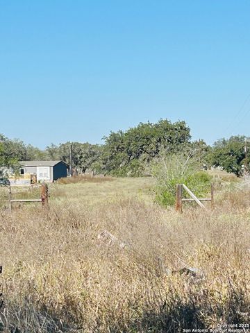 406 Hernandez, Poteet, TX 78065