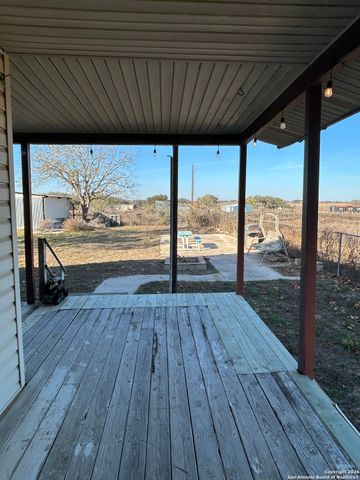 406 Hernandez, Poteet, TX 78065