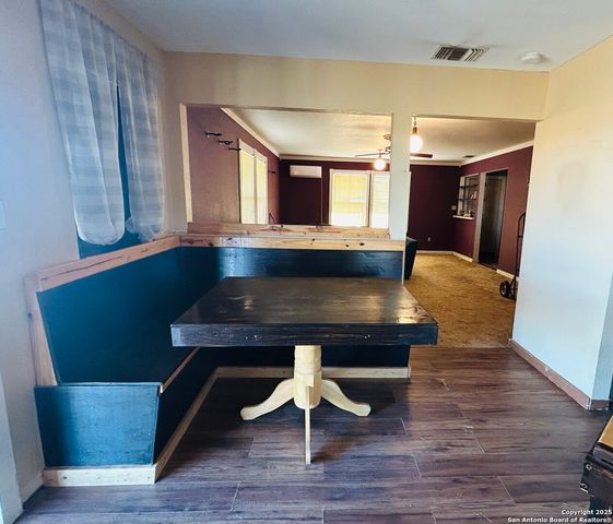 406 Hernandez, Poteet, TX 78065