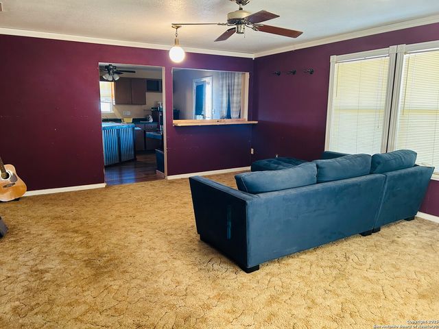 406 Hernandez, Poteet, TX 78065