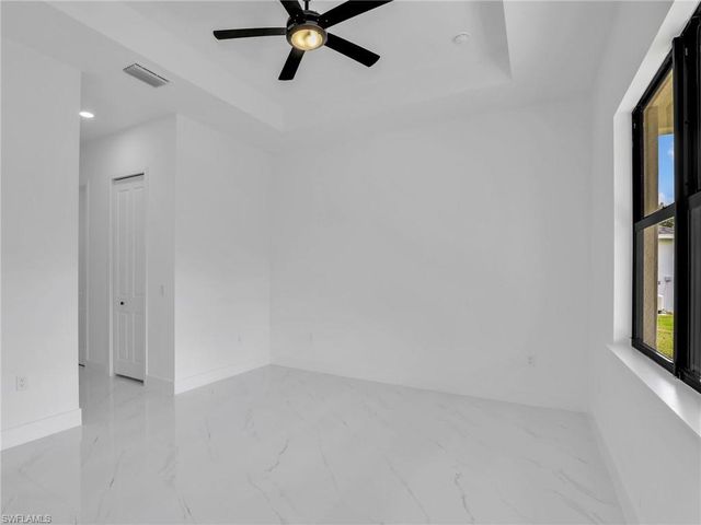 2221 Robert AVE, Alva, FL 33920