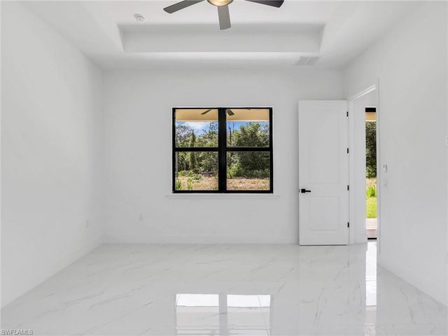 2221 Robert AVE, Alva, FL 33920