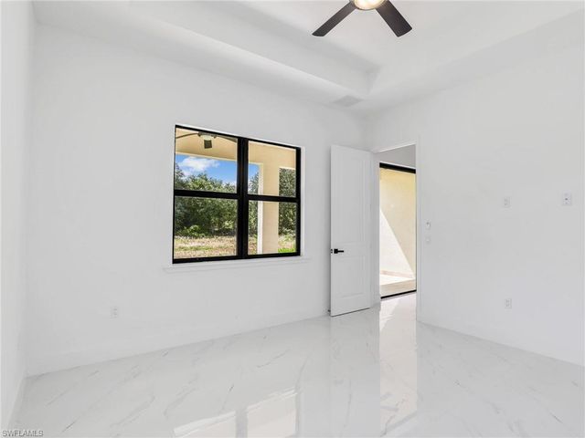 2221 Robert AVE, Alva, FL 33920