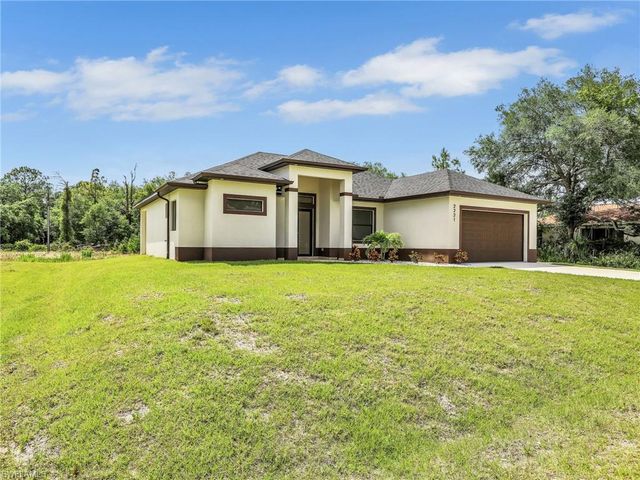 2221 Robert AVE, Alva, FL 33920
