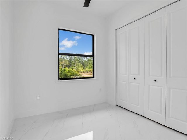 2221 Robert AVE, Alva, FL 33920