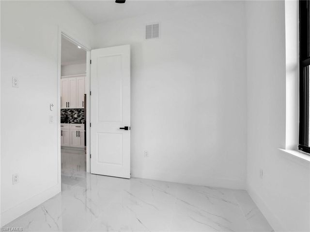 2221 Robert AVE, Alva, FL 33920