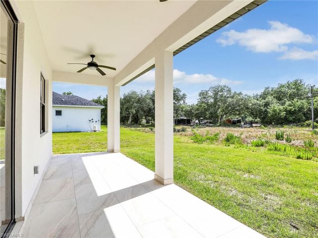 2221 Robert AVE, Alva, FL 33920