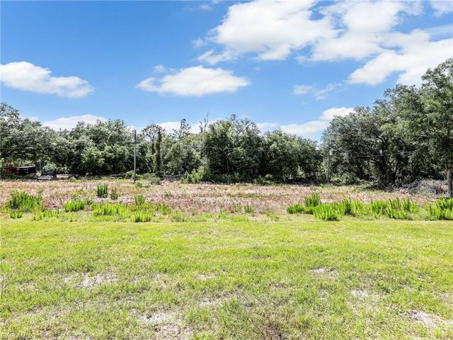 2221 Robert AVE, Alva, FL 33920