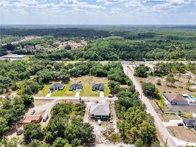 2221 Robert AVE, Alva, FL 33920