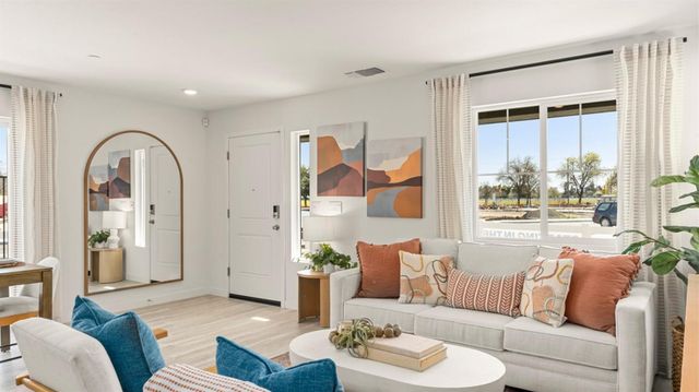 206 Skyline Ridge Loop, Sacramento, CA 95834