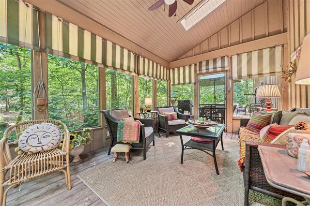 18 Walden Way, New Buffalo, MI 49117