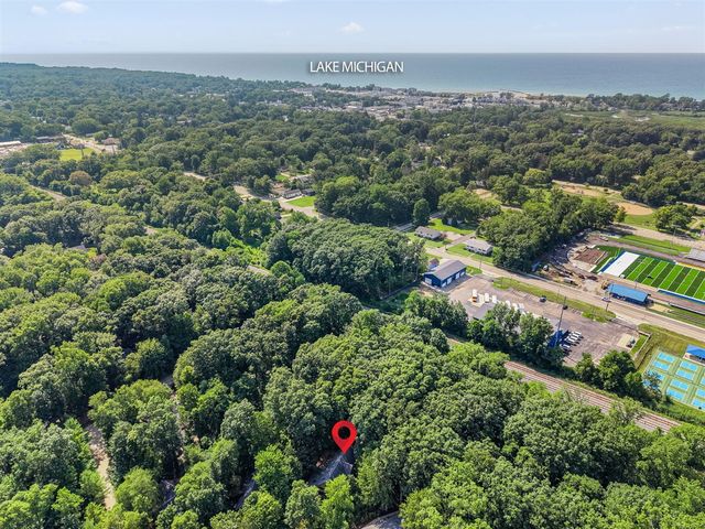 18 Walden Way, New Buffalo, MI 49117