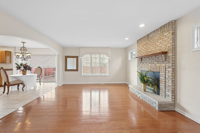 18036 Crystal Lane, Lansing, IL 60438