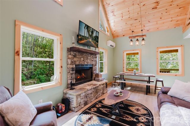 241 Golden Hawk Drive 85, Bryson City, NC 28713