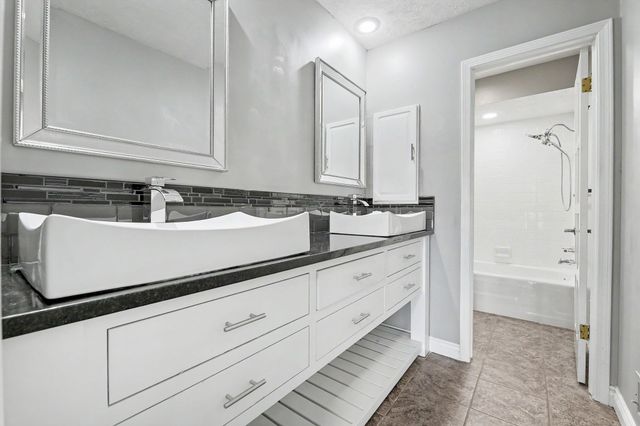 26 E Via Roma, Wichita, KS 67230