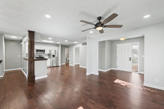 26 E Via Roma, Wichita, KS 67230