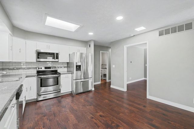 26 E Via Roma, Wichita, KS 67230