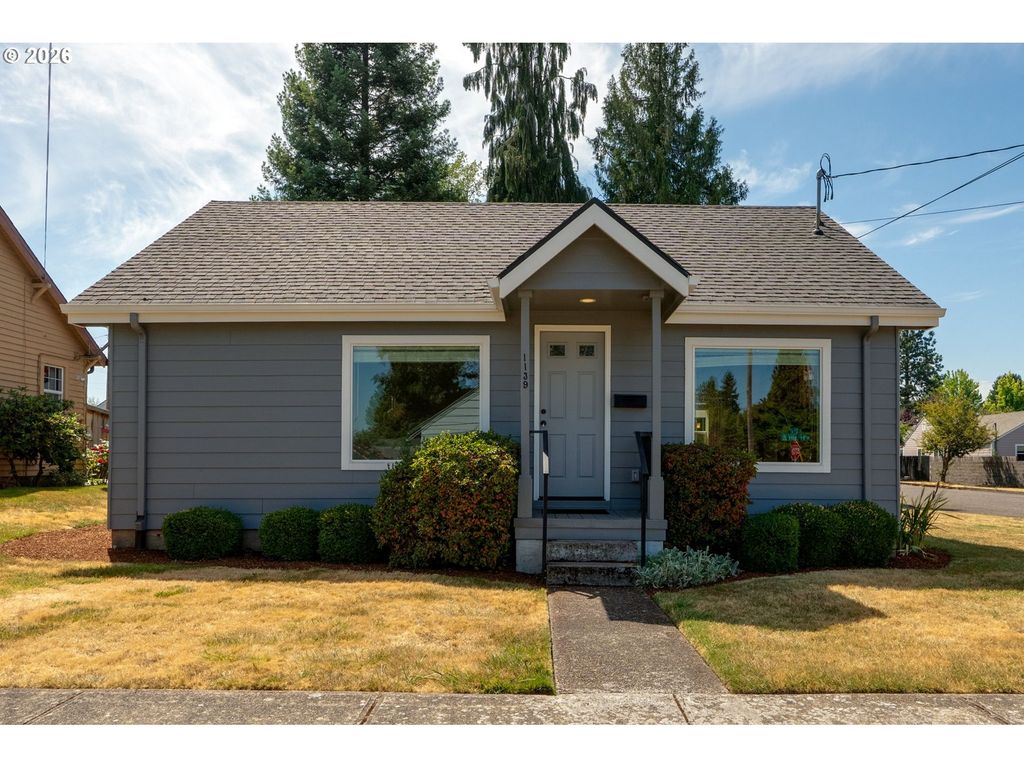 Image 1 of property listing at 1139 Ne HEMBREE St, Mc Minnville, OR 97128