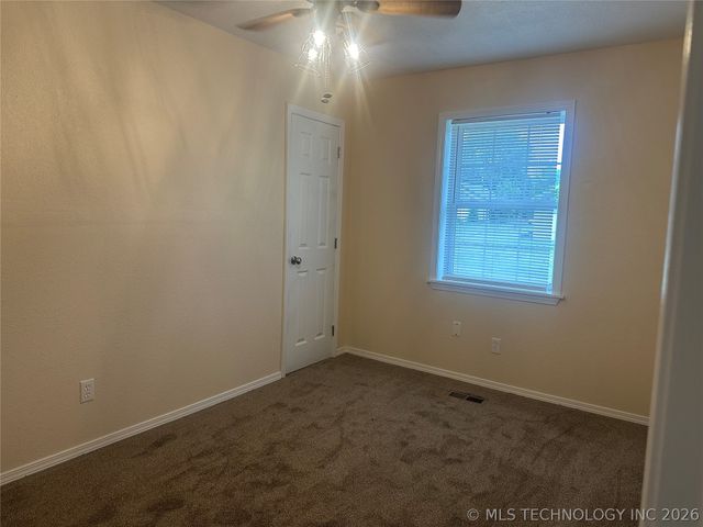 604 S 1st Street, Henryetta, OK 74437