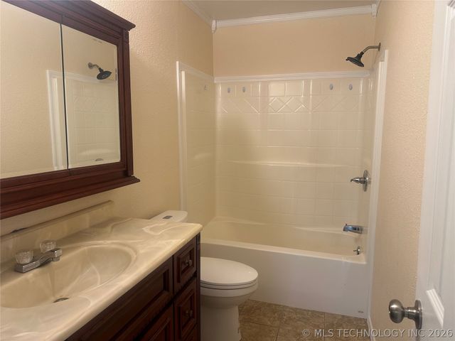 604 S 1st Street, Henryetta, OK 74437