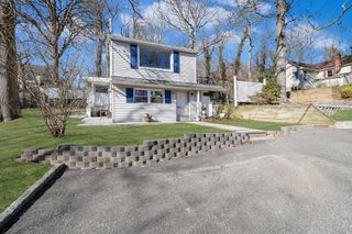 7 Yucca Road Upper, Rocky Point, NY 11778