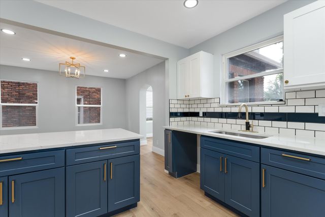 8231 Mary Grove Drive, Detroit, MI 48221