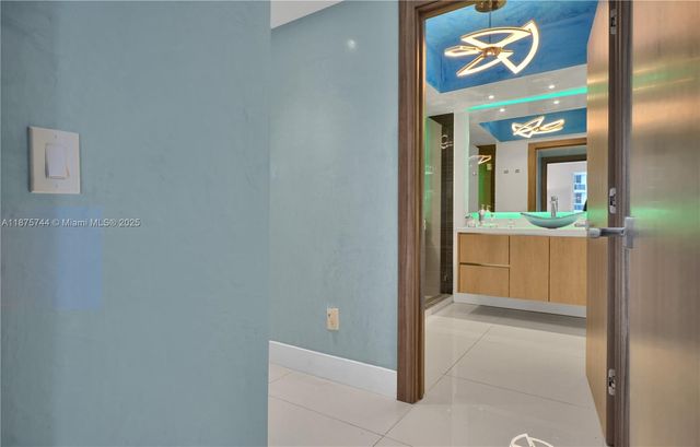 4779 Collins Ave 1805, Miami Beach, FL 33140