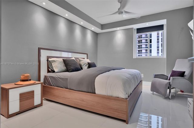 4779 Collins Ave 1805, Miami Beach, FL 33140