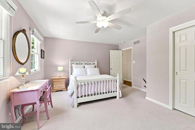 6 JOANNA DR, Malvern, PA 19355