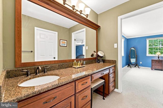 6 JOANNA DR, Malvern, PA 19355
