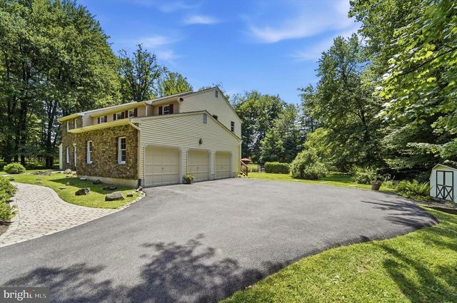 6 JOANNA DR, Malvern, PA 19355