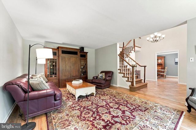 6 JOANNA DR, Malvern, PA 19355